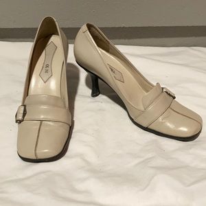 Classy Heels with Bucke